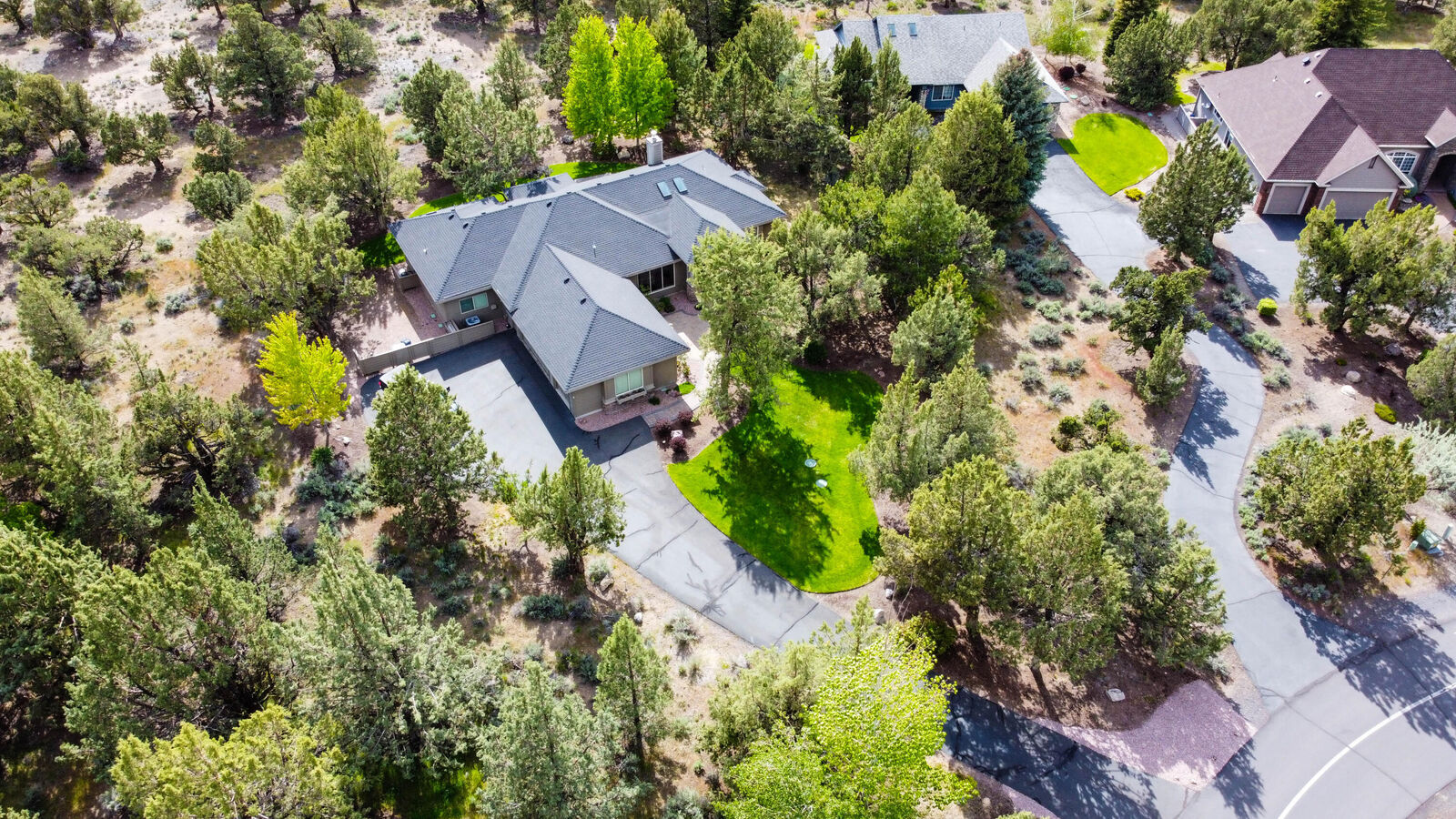 Property Photo:  2435 Linnet Lane  OR 97756 