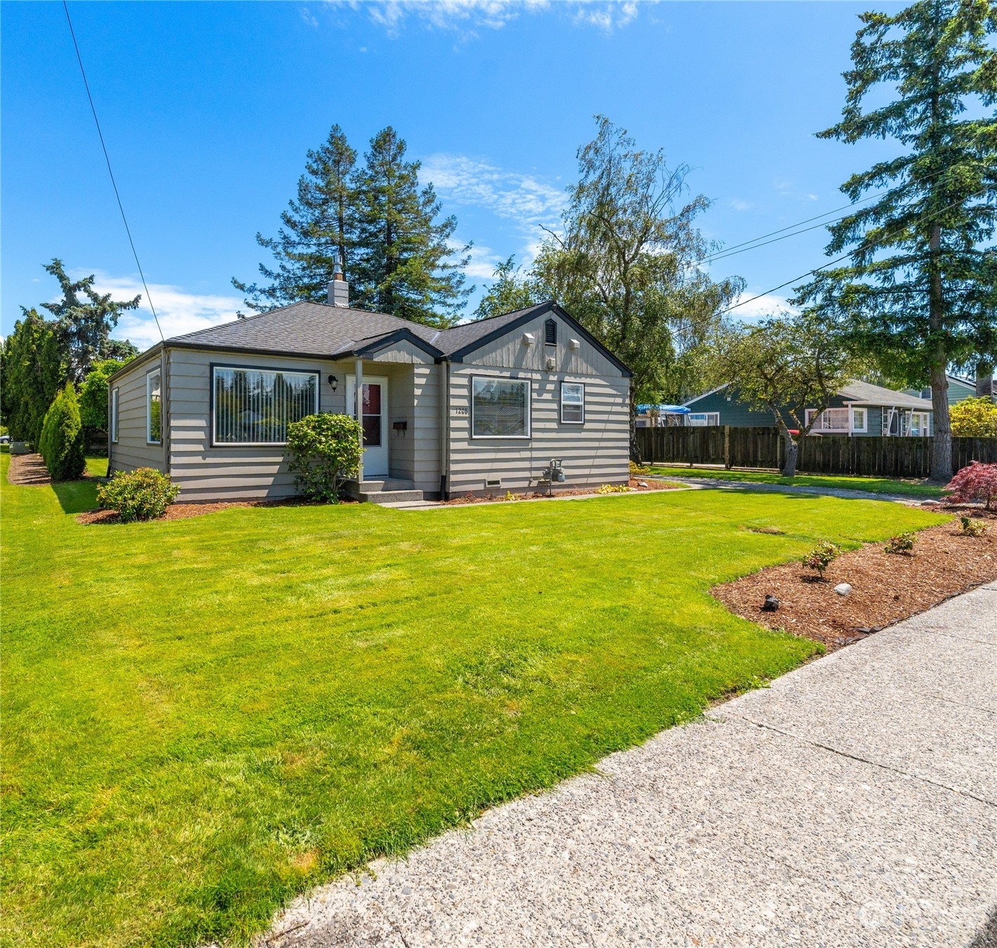 Property Photo:  1208 S 13th St  WA 98273 