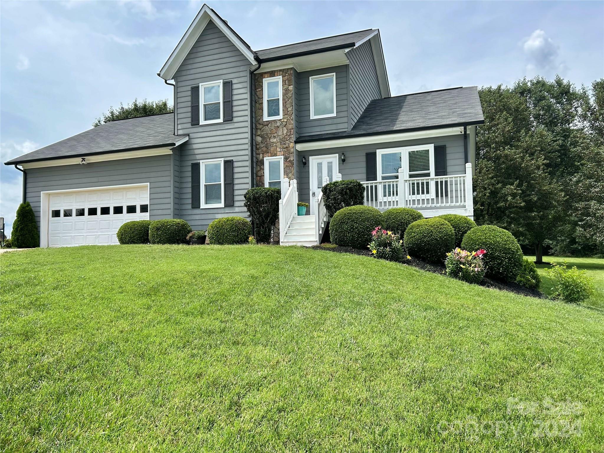 Property Photo:  1676 Berkshire Drive  NC 28602 