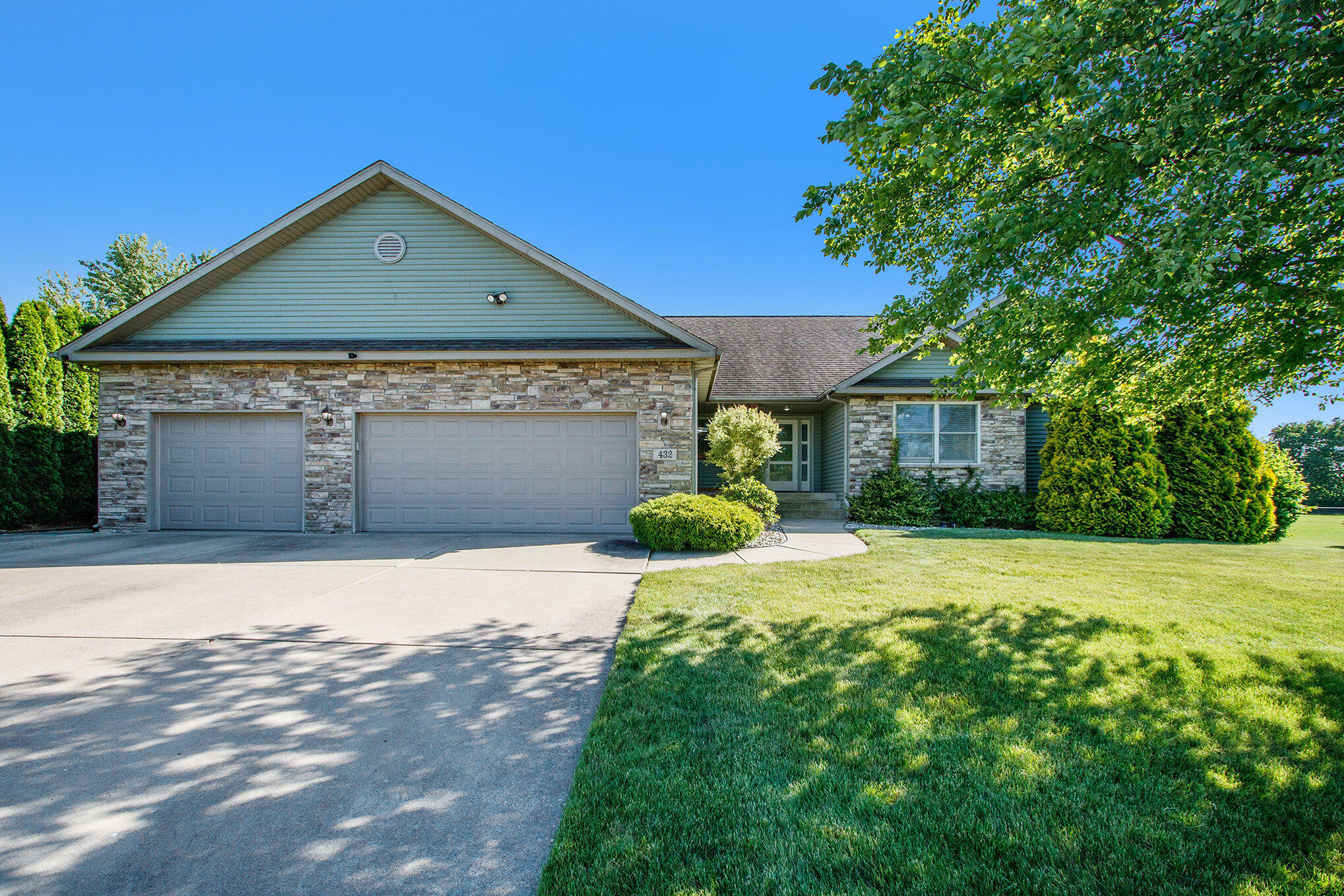 Property Photo:  432 Buckland Lane  IN 46383 