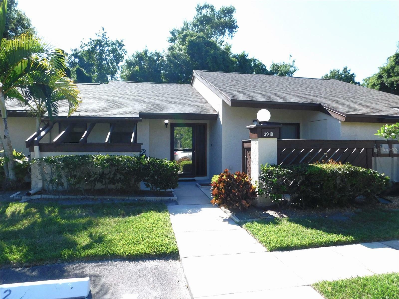 Property Photo:  2910 Silver Bell Court  FL 34684 