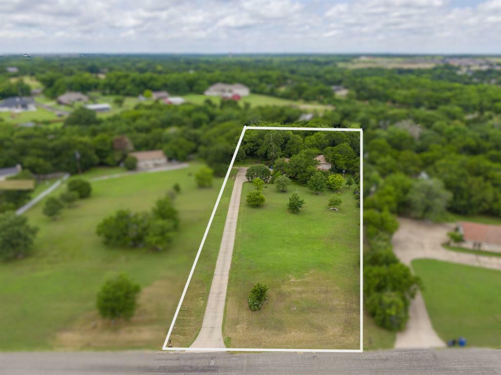 Property Photo:  1306 Lariat Circle  TX 75154 