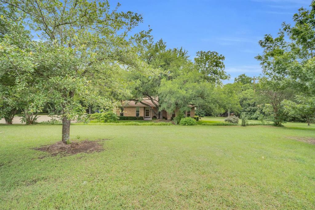 Property Photo:  1306 Lariat Circle  TX 75154 