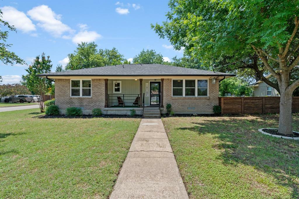 Property Photo: 2904 Southwood Drive TX 75233