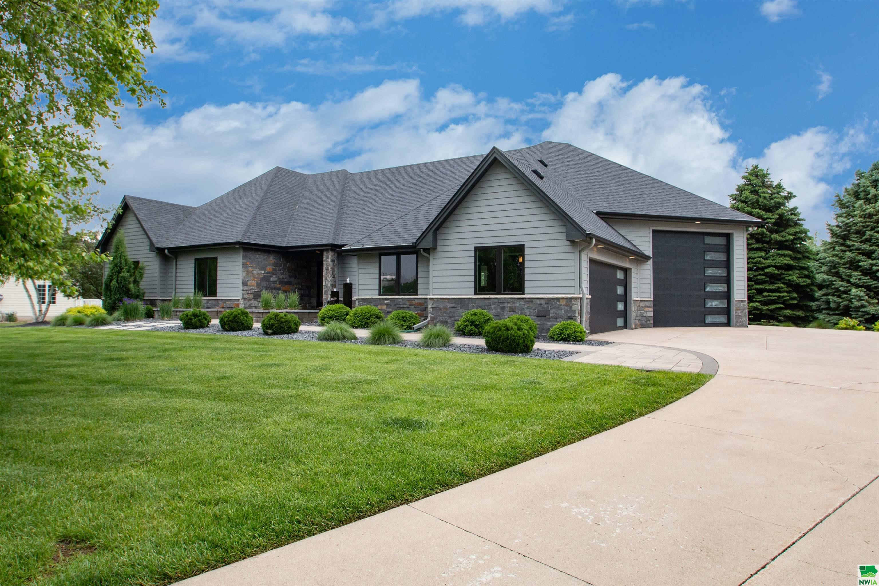 Property Photo:  924 Wynstone Drive  SD 57038 