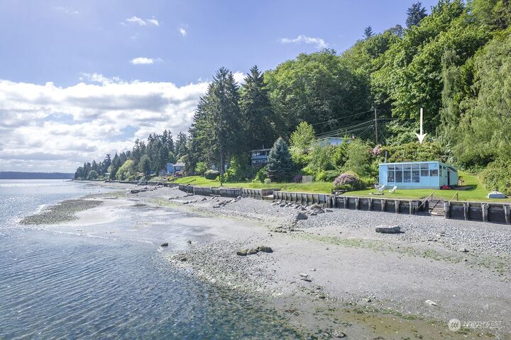 Property Photo: 4964 SW Luana Lane WA 98070