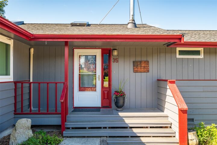 Property Photo:  35 Kinkaid Drive  WA 98239 