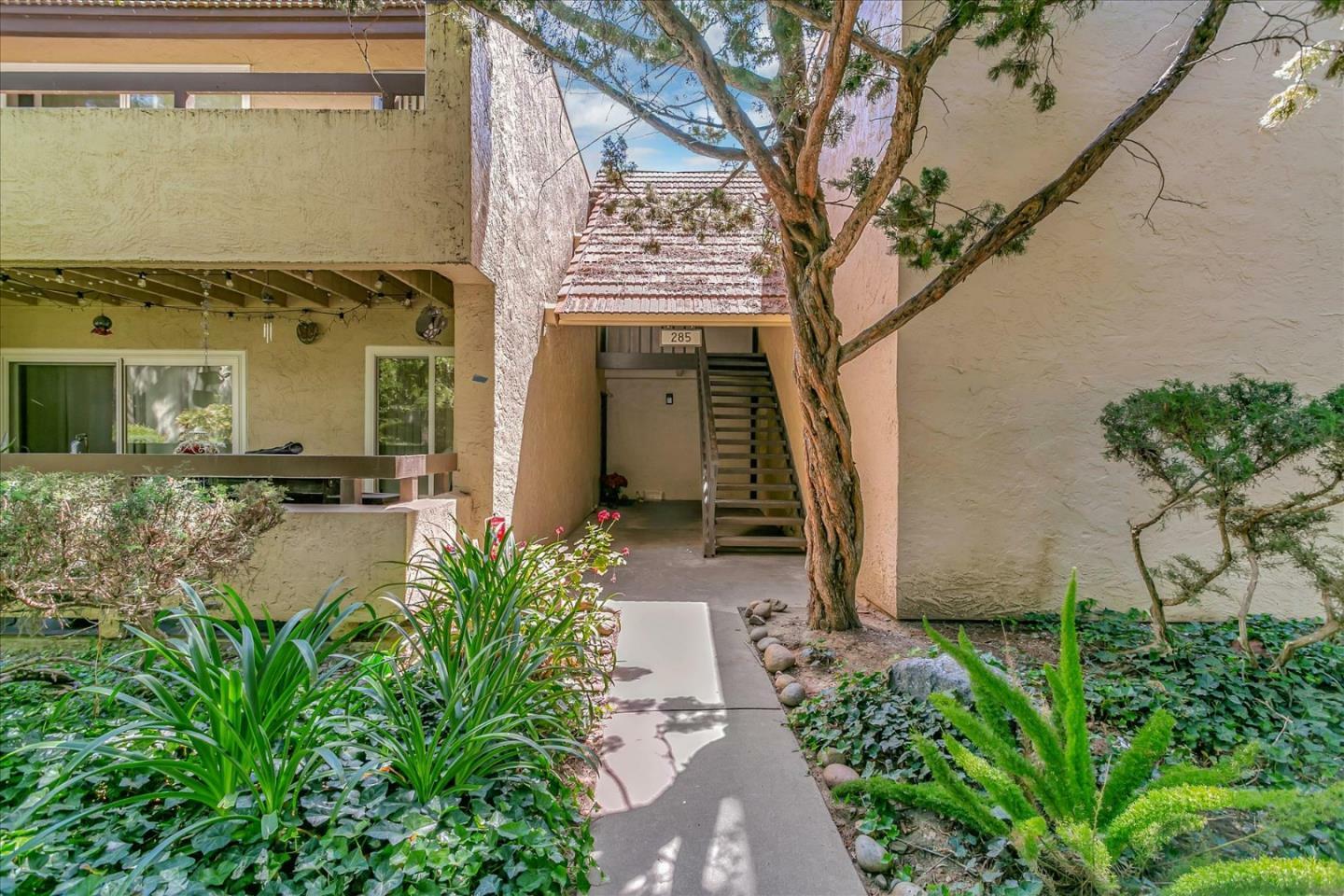 Property Photo:  285 Tradewinds Drive 8  CA 95123 