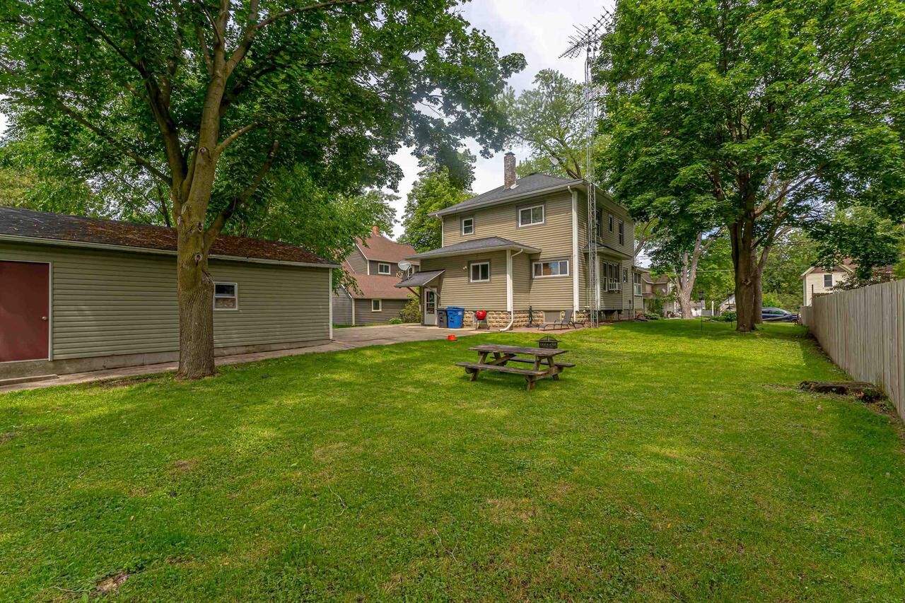 Property Photo:  327 Williams Street  WI 53956 