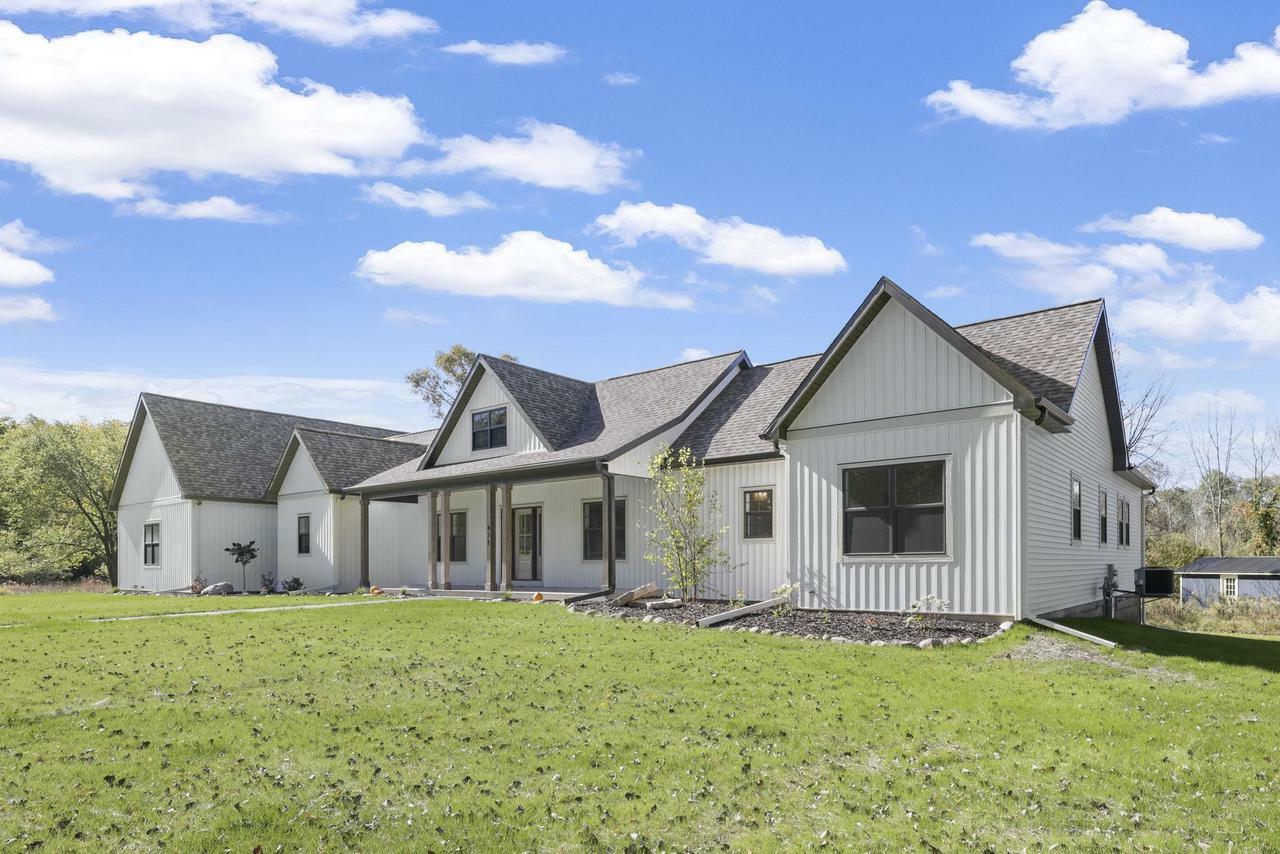 Property Photo: 471 Evensong Way WI 54941