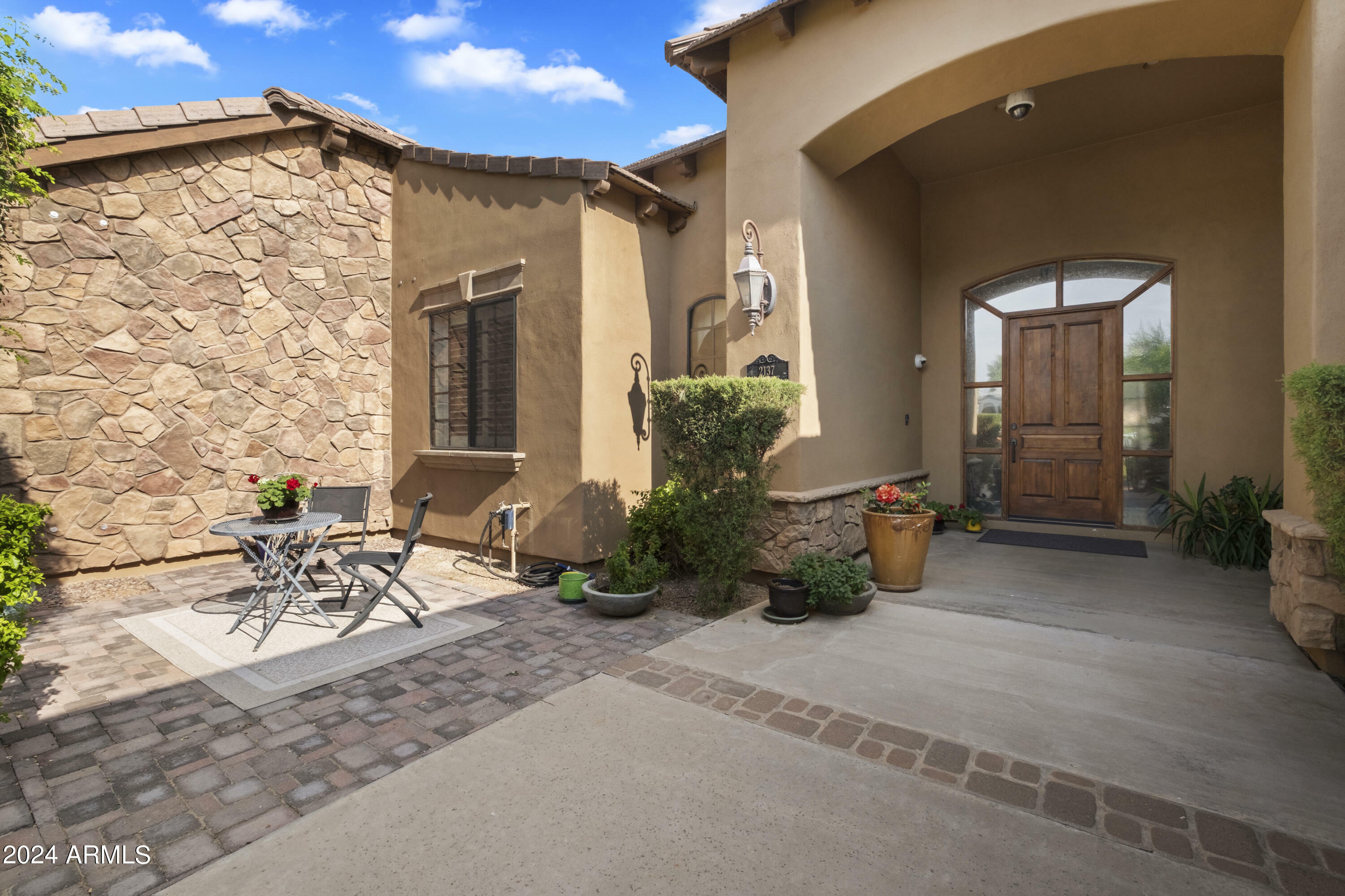 Property Photo:  2137 E Pickett Court  AZ 85298 