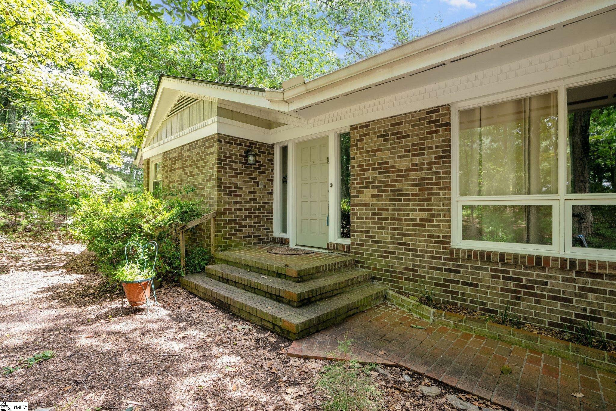 Property Photo:  407 Fairview Drive  SC 29609 