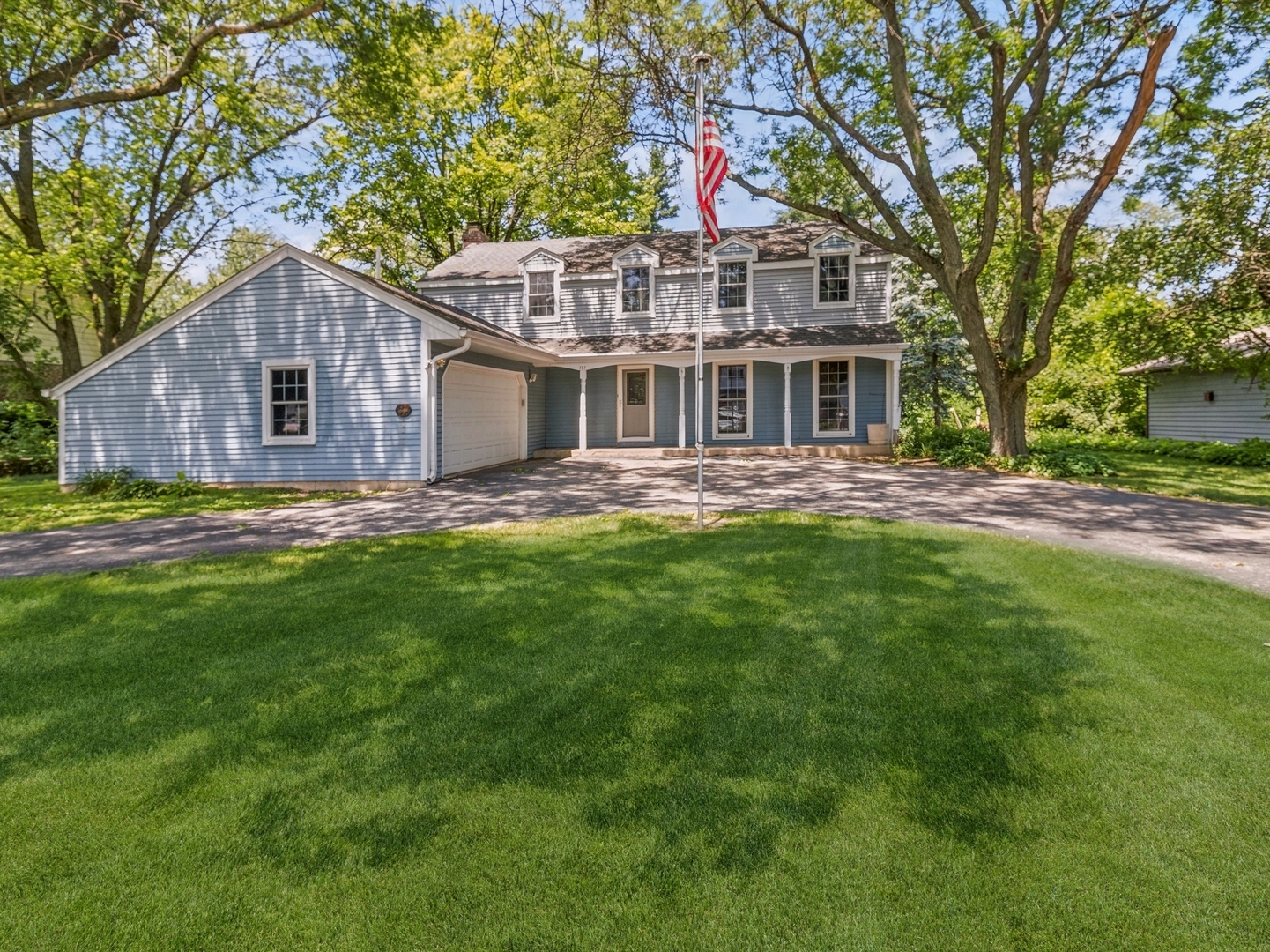 Property Photo: 757 Hillview Avenue IL 60185