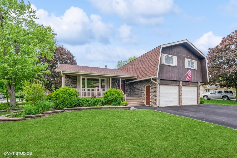 Property Photo:  800 Overlook Drive  IL 60423 