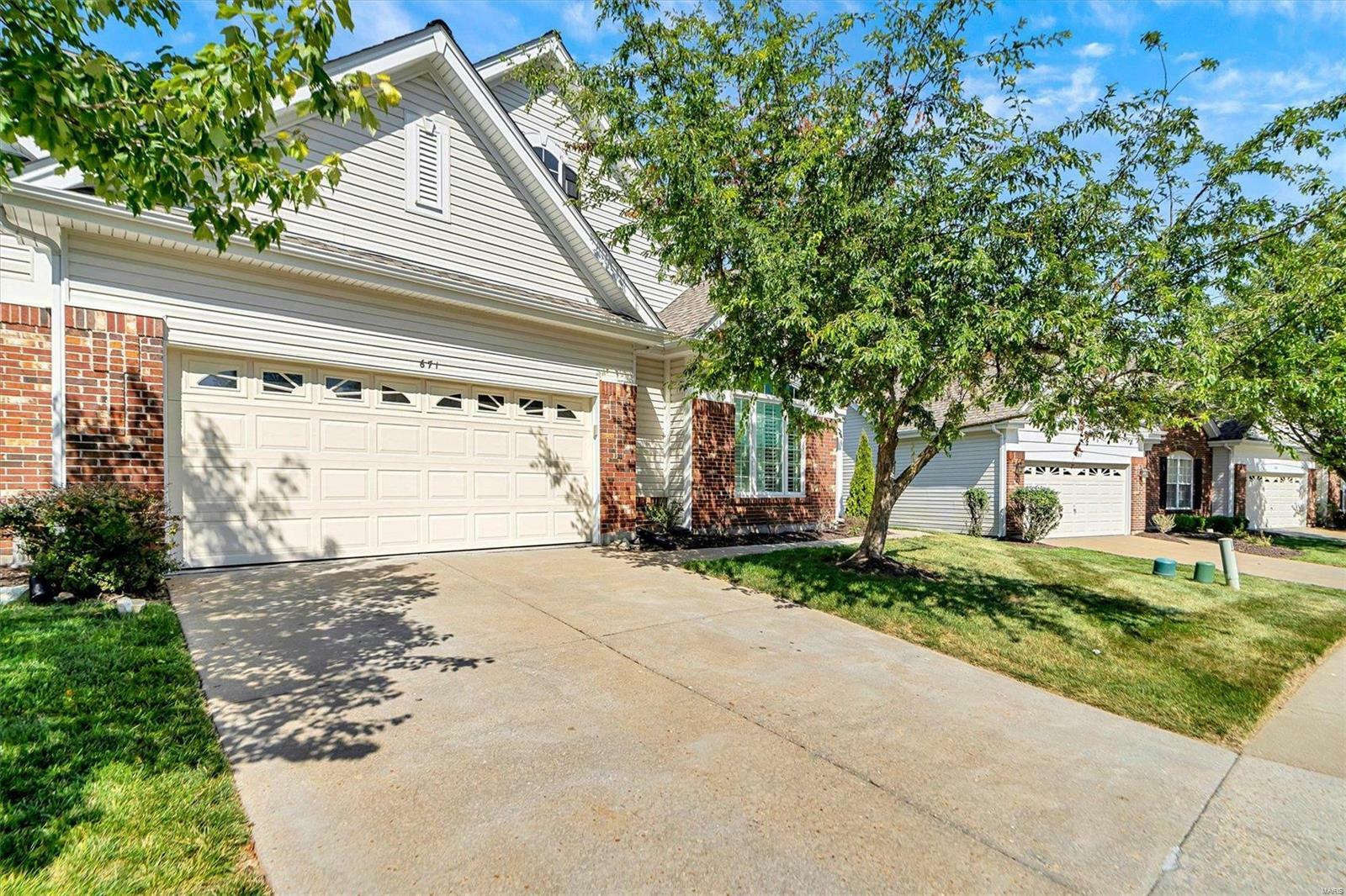 Property Photo:  671 Bluffs View Court  MO 63025 