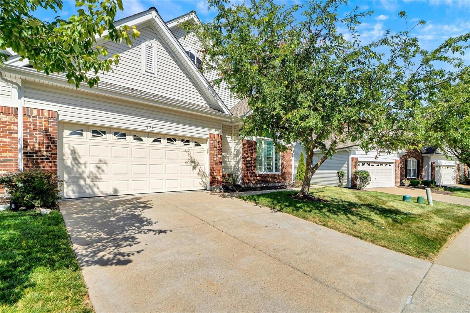 Property Photo: 671 Bluffs View Court MO 63025