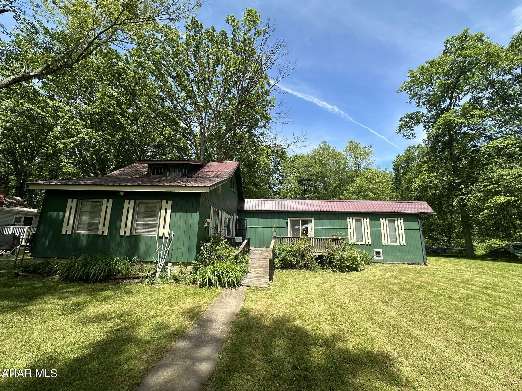 Property Photo:  491 Wayne Boulevard  PA 15521 