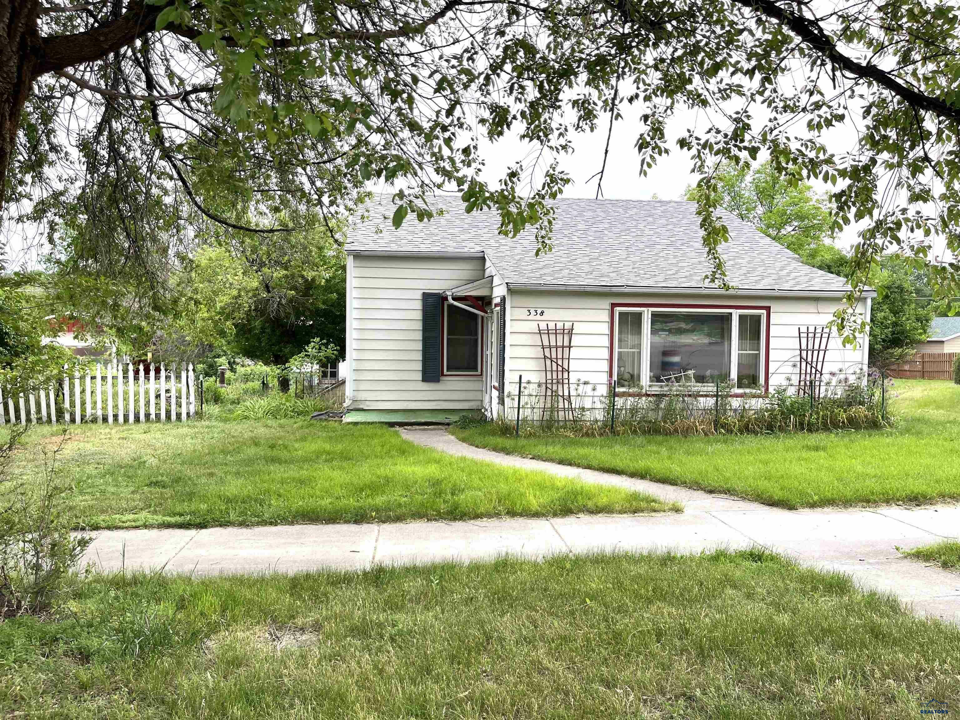 Property Photo:  338 S 5th St  SD 57747-9999 