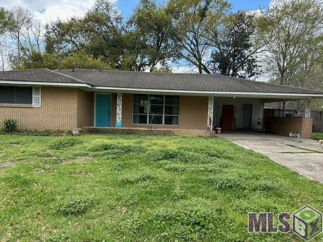 Property Photo: 860 N Parkview Place LA 70815