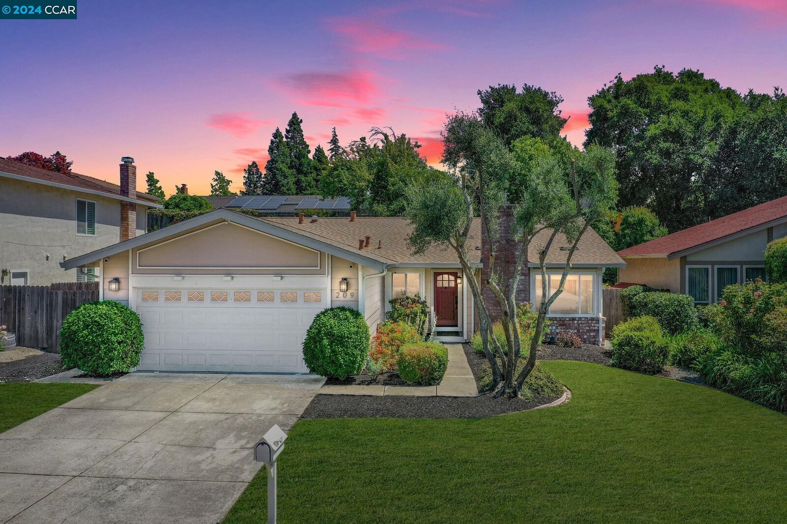 Property Photo: 209 Westvale Court CA 94583