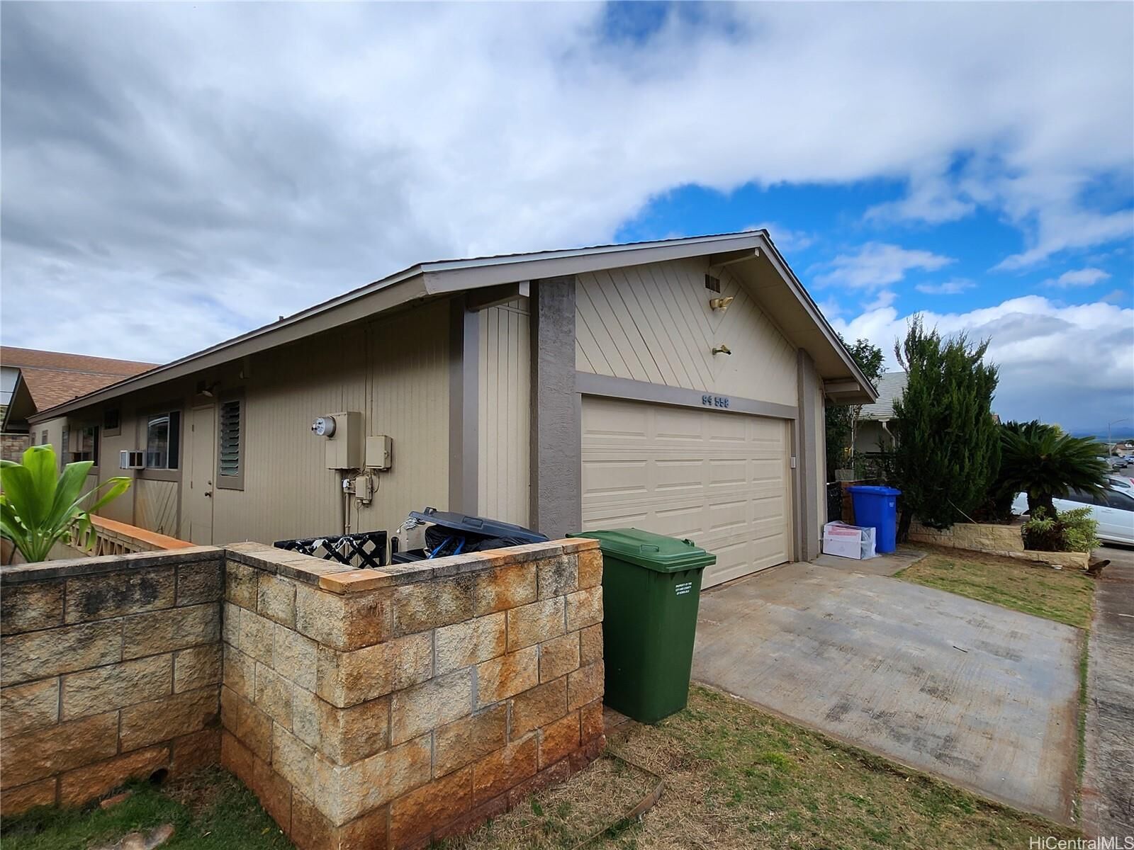 Property Photo:  94-558 Palai Street  HI 96797 