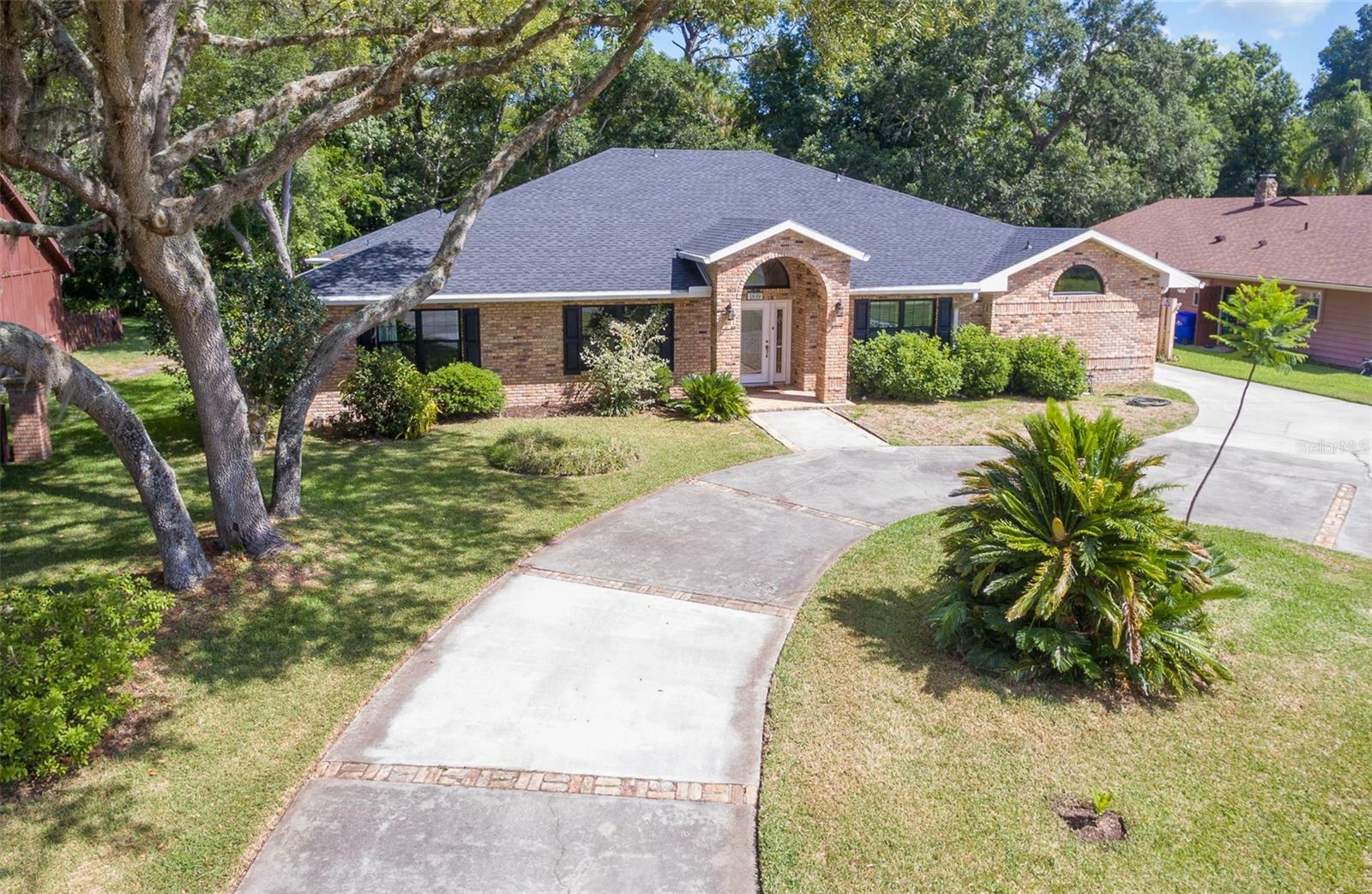 Property Photo: 1839 Spruce Creek Boulevard FL 32128
