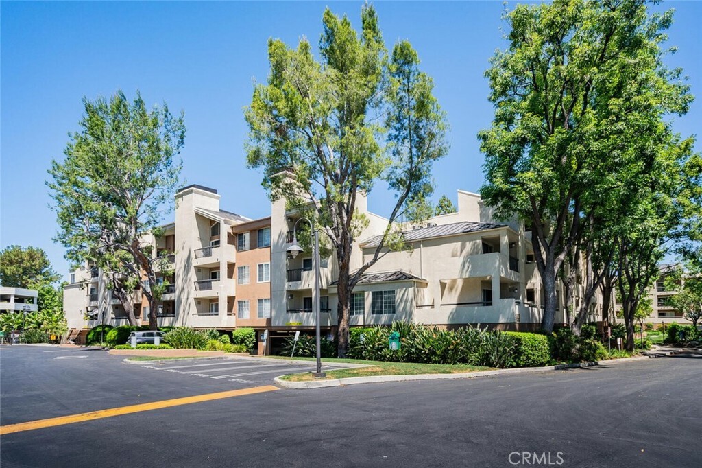 Property Photo:  5540 Owensmouth Avenue 314  CA 91367 