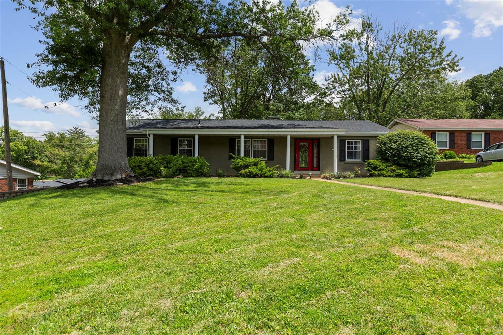 Property Photo:  450 Wildwood Pkwy  MO 63011 