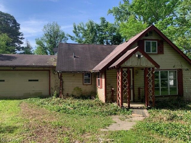 Property Photo: 9811 Cleveland Drive OH 44023