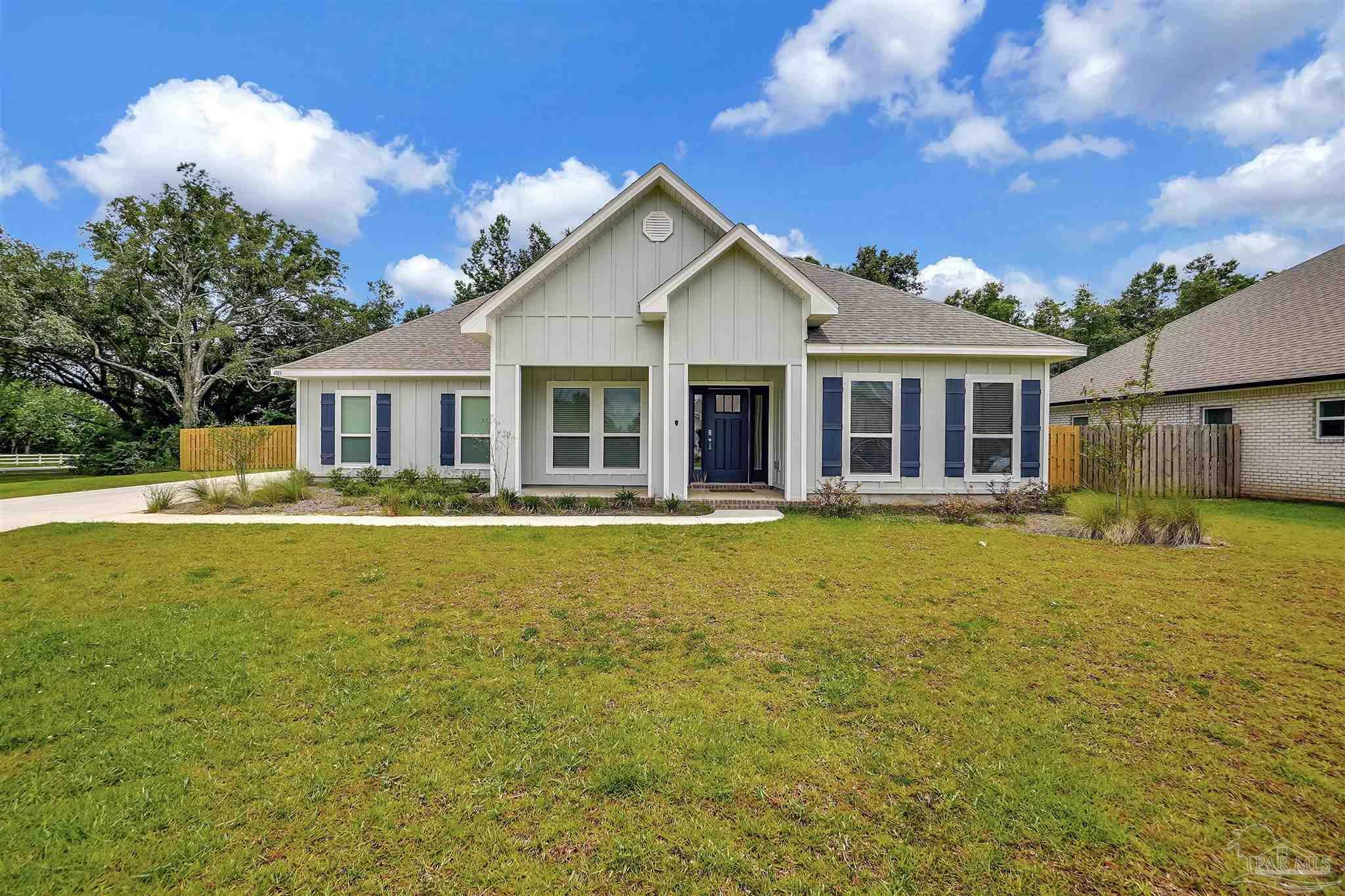 Property Photo:  4185 Equestrian Blvd  FL 32571 