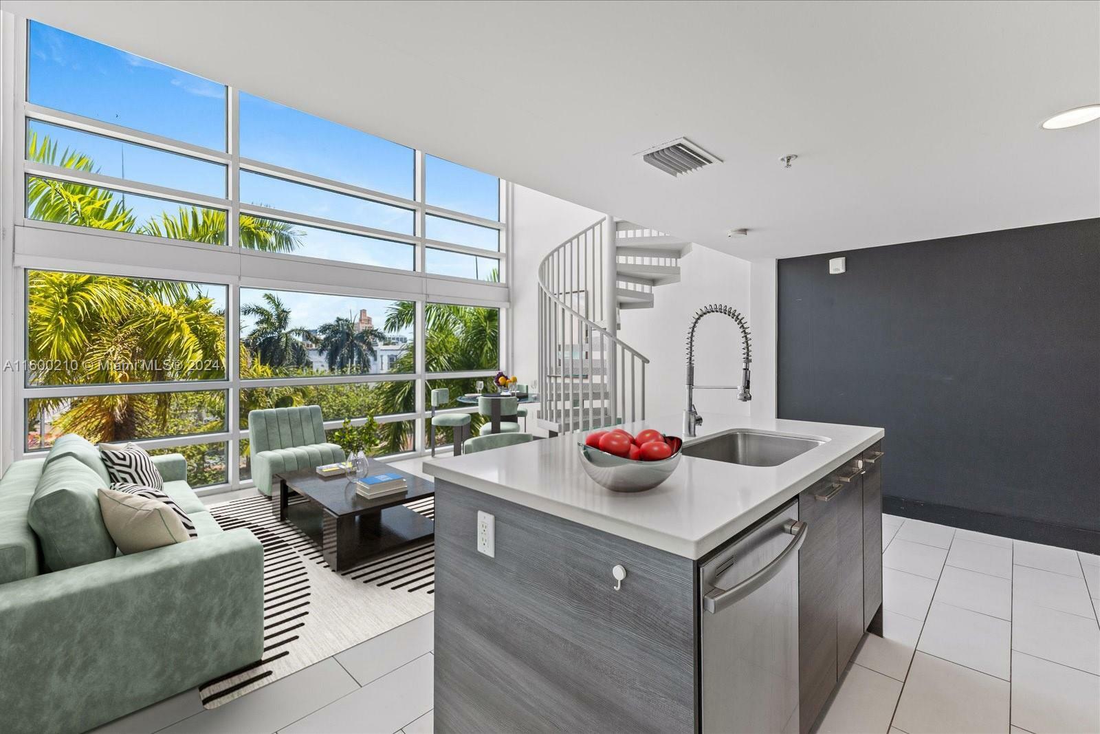 Property Photo: 421 Meridian Ave 19 FL 33139