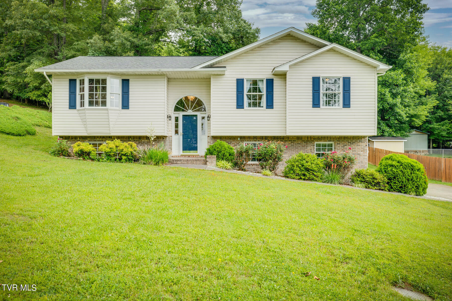 180 Ashley Drive  Mount Carmel TN 37645 photo