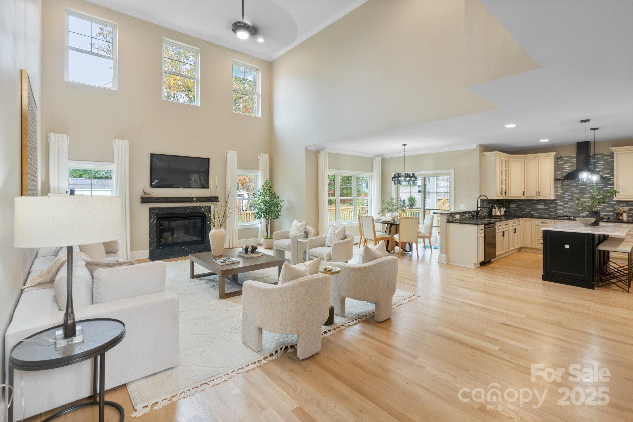 Property Photo: 4023 Randolph Road NC 28211