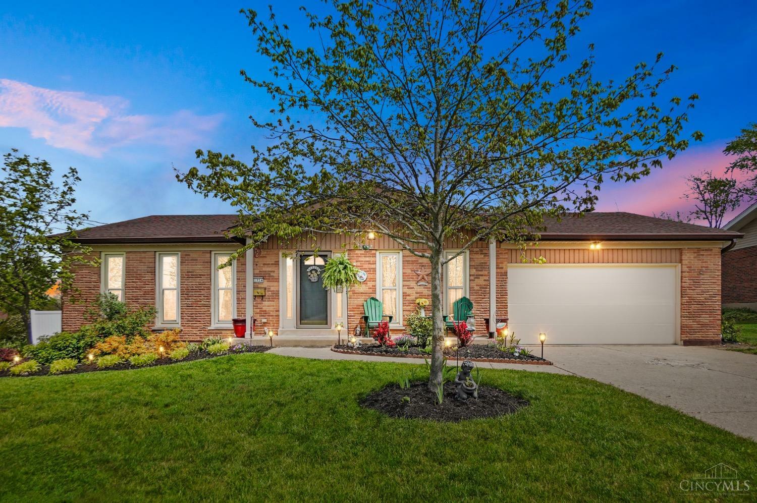 Property Photo:  1954 Fallbrook Lane  OH 45240 