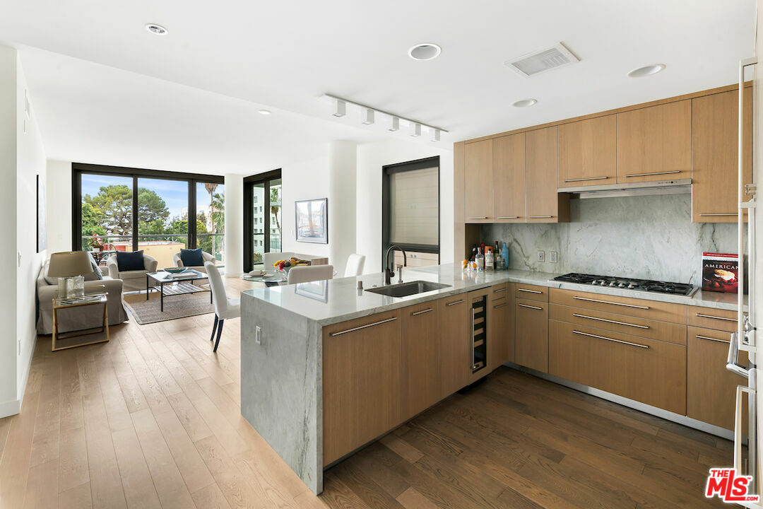 Property Photo:  1755  Ocean Avenue 414  CA 90401 