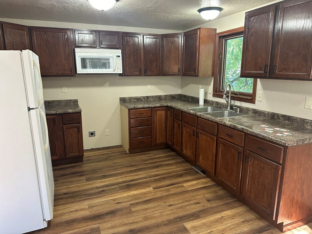 Property Photo: 1620 2nd Ave N IA 50501