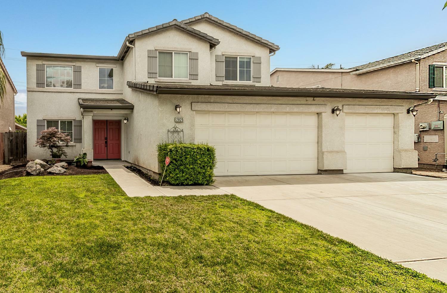 Property Photo:  2825 W Payson Court  CA 93291 