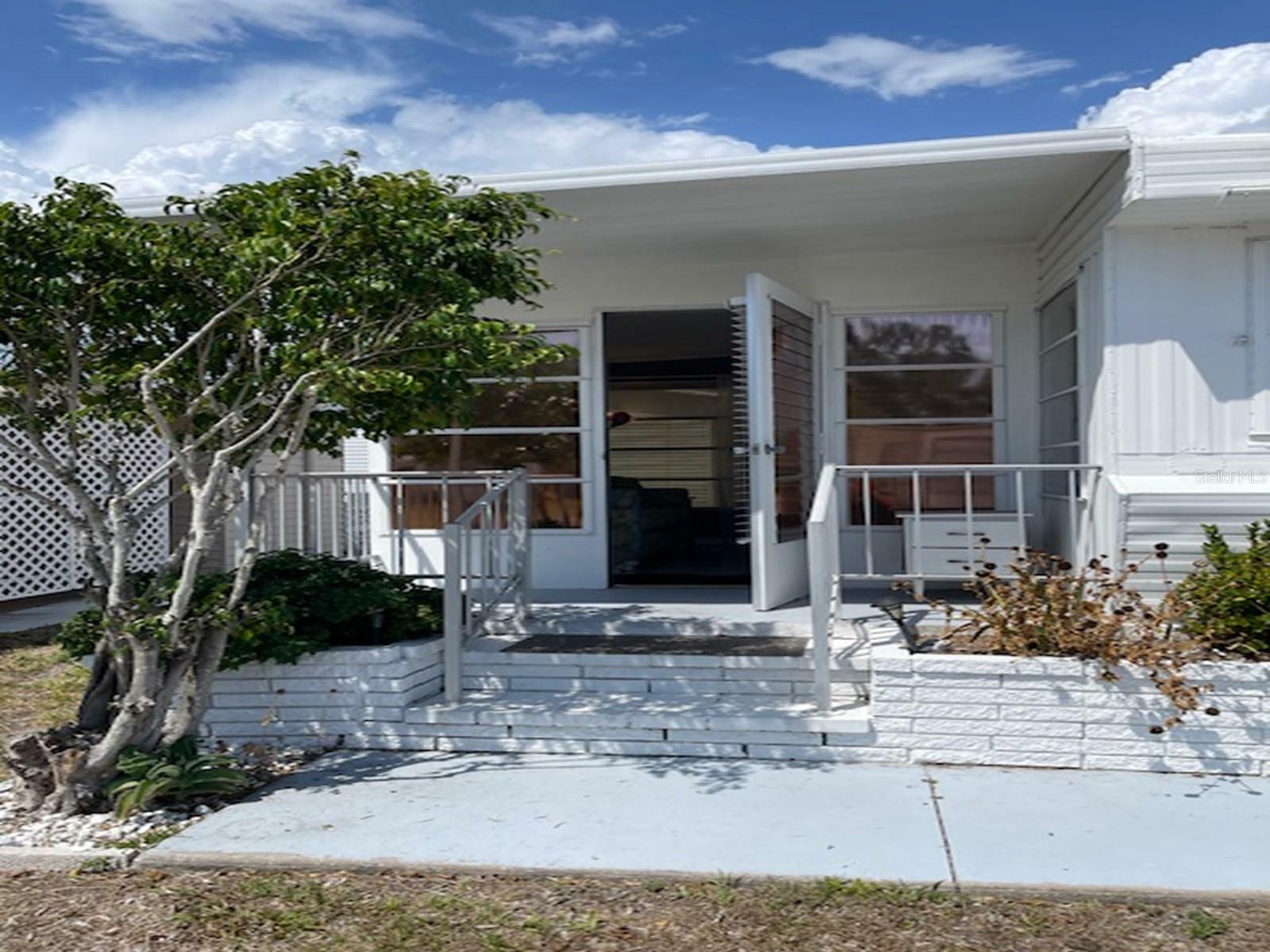 Property Photo:  706 Roma Road  FL 34285 