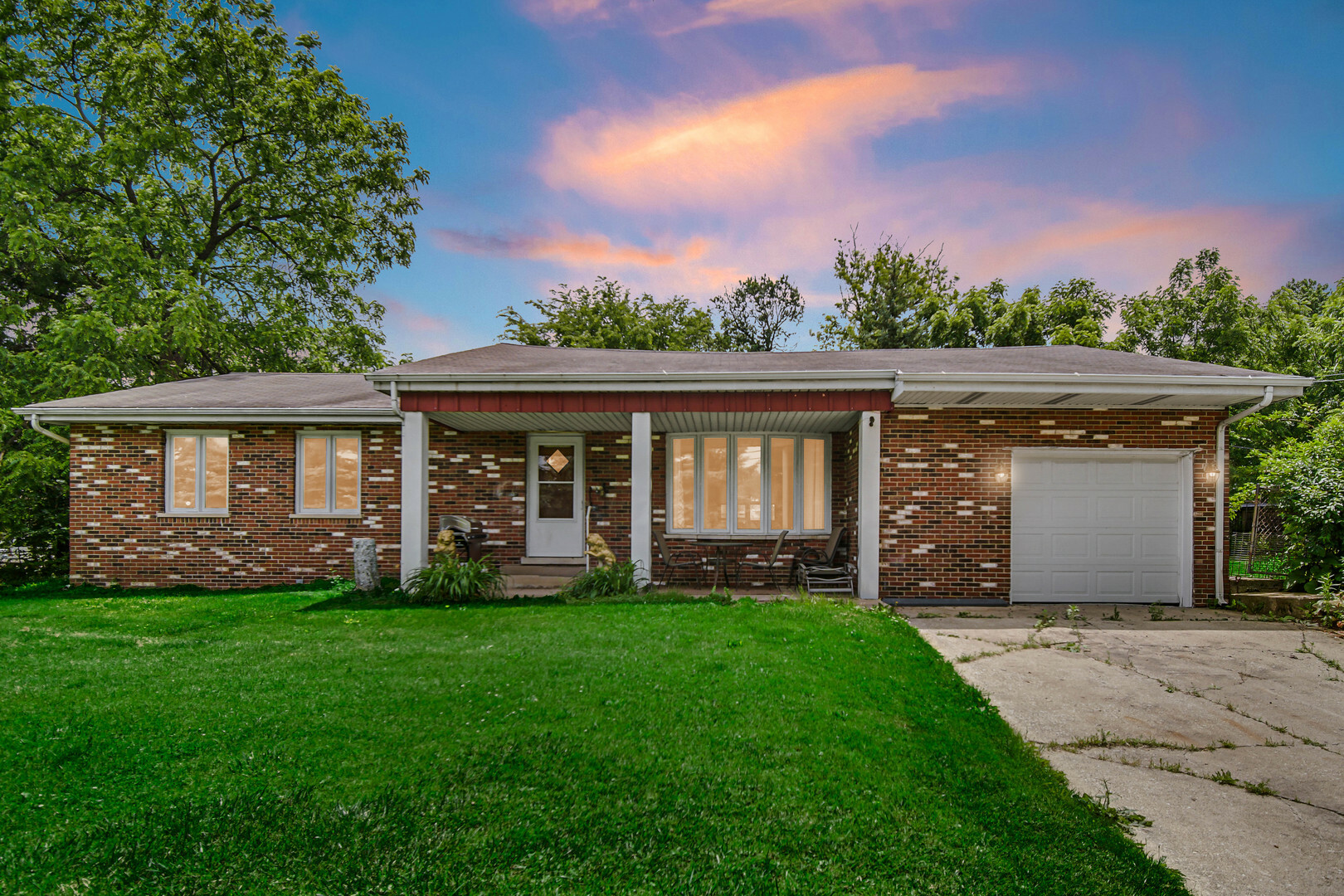 Property Photo:  10S426 Ruth Drive  IL 60439 