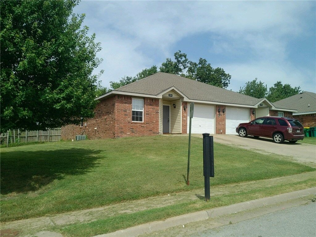 Property Photo: 303 Graystone Circle AR 72719