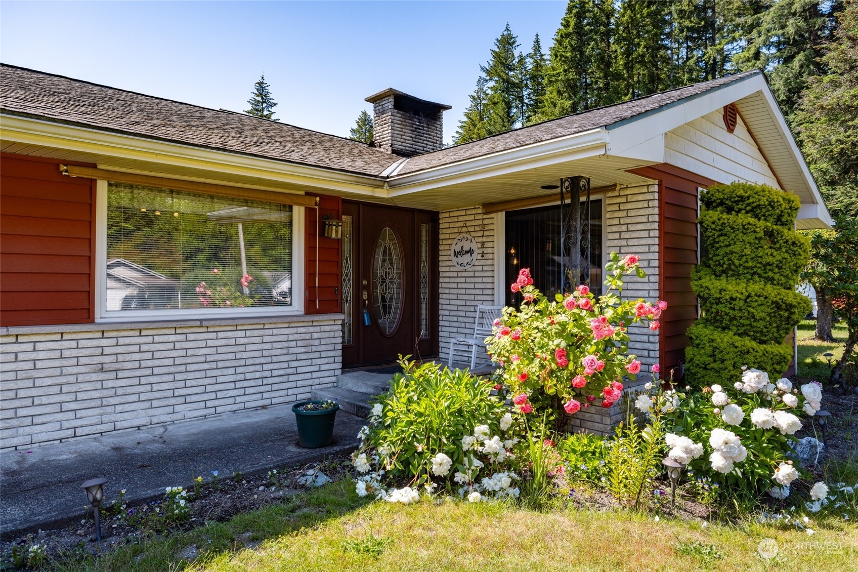 Property Photo:  1135 Montague Avenue  WA 98241 