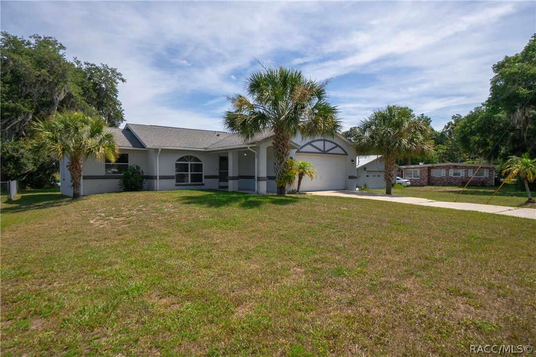 Property Photo:  8815 E Echo Court  FL 34450 