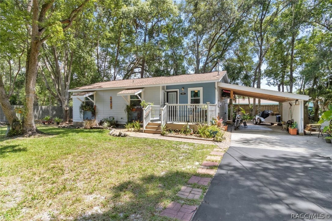 Property Photo:  656 NE 11th Street  FL 34428 