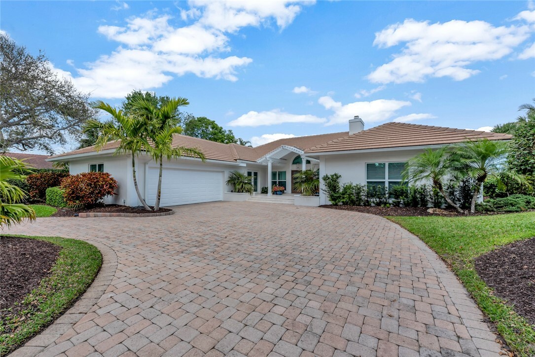 Property Photo:  29 Cache Cay Drive  FL 32963 