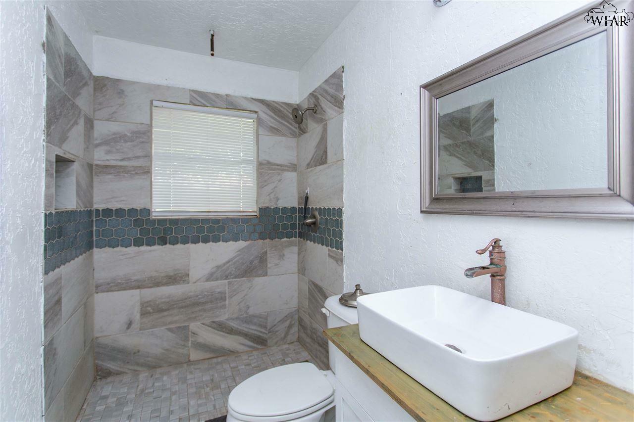 Property Photo:  1430 E Cortez Drive  TX 76306 