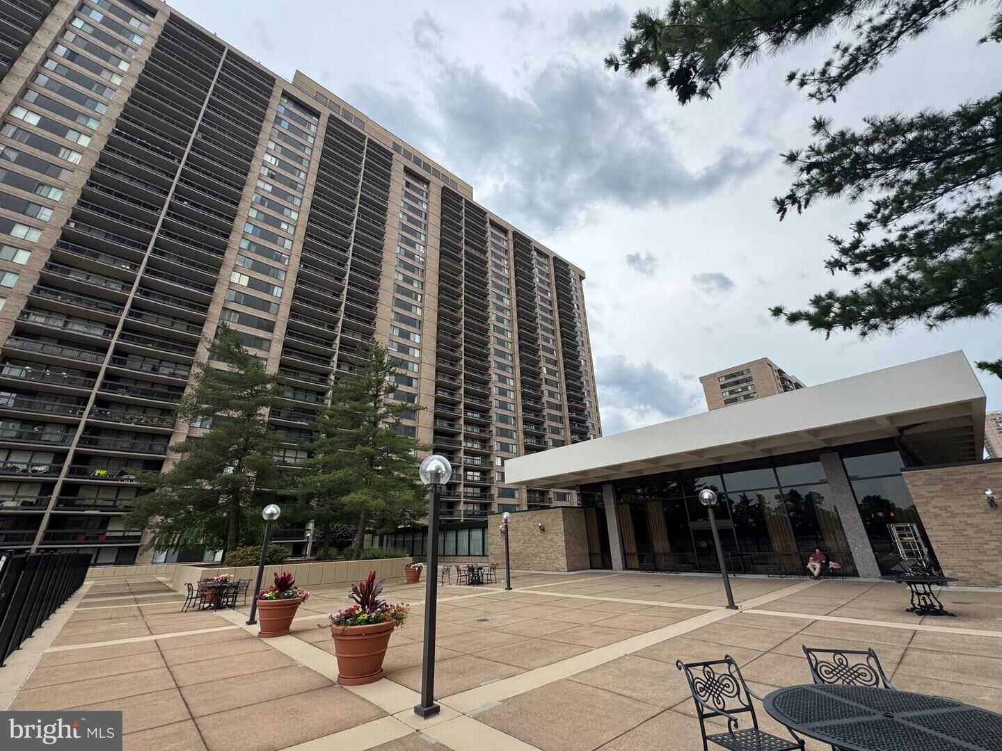 Property Photo: 3705 S George Mason Drive 414S VA 22041