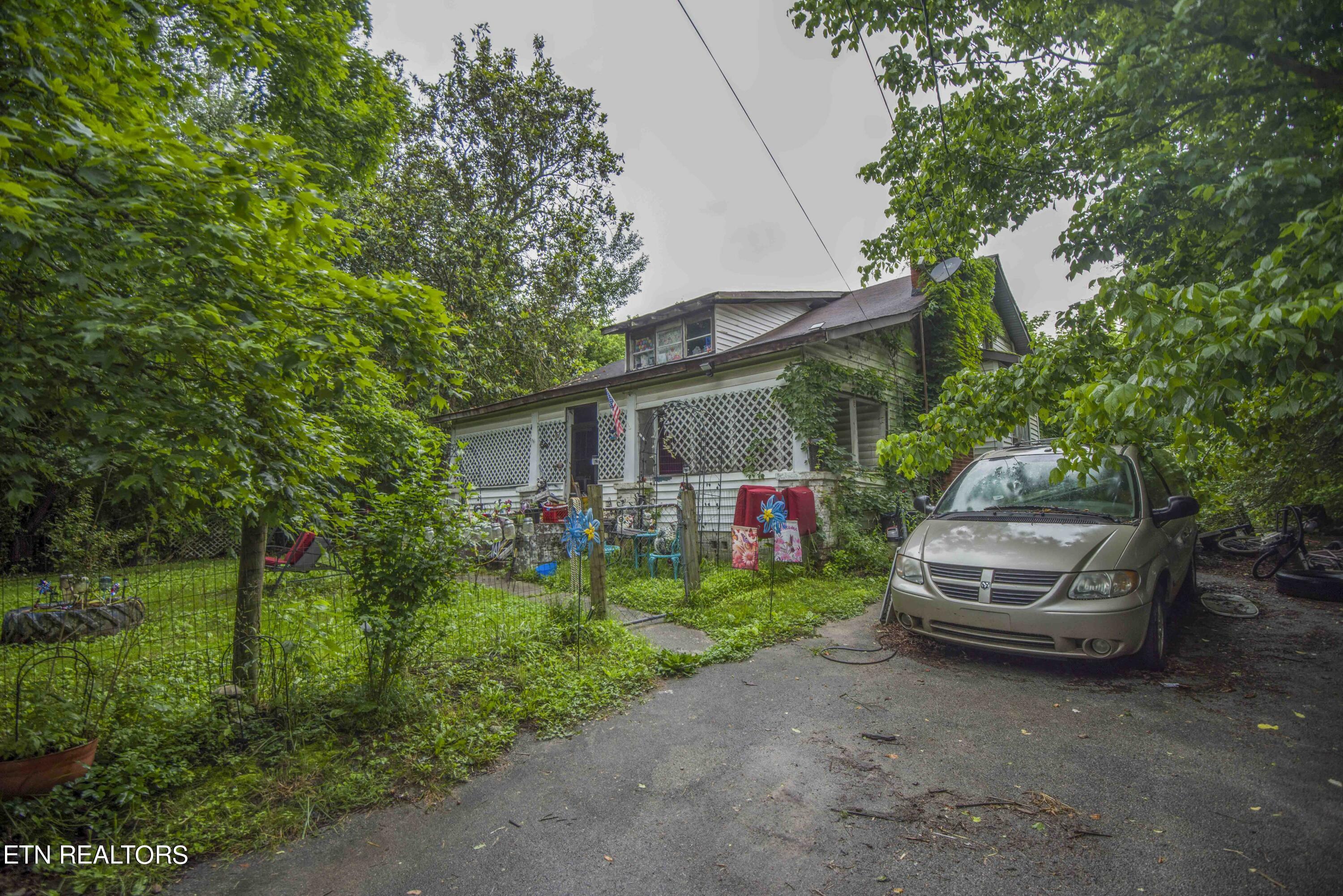 Property Photo:  9529 Pedigo Rd  TN 37849 