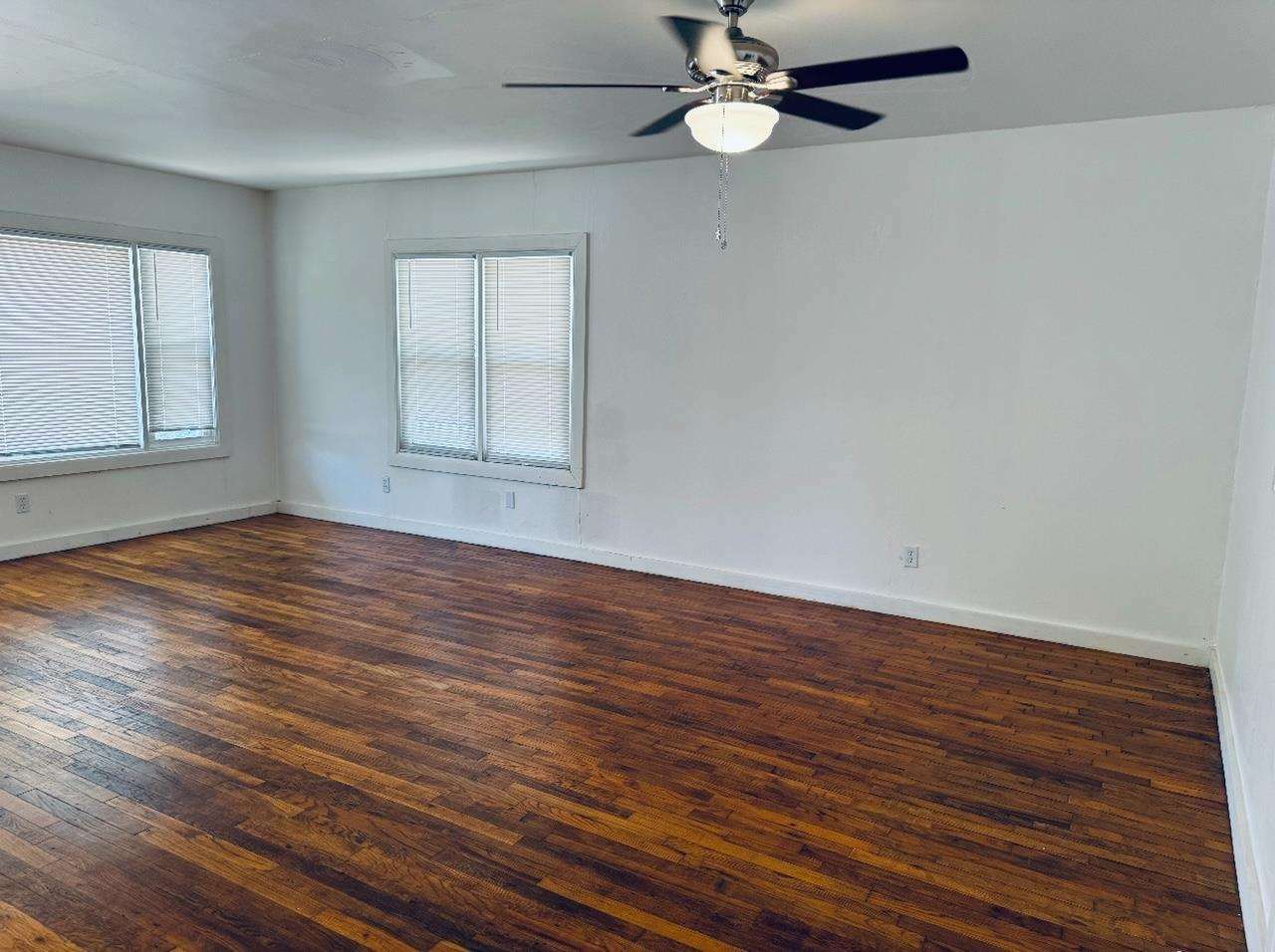 Property Photo:  802 SW 5th St  OK 73501 