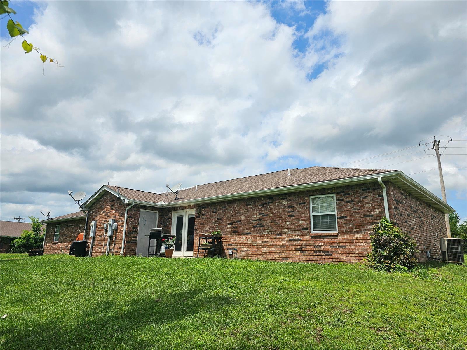 Property Photo:  23765 Roulette Road  MO 65584 