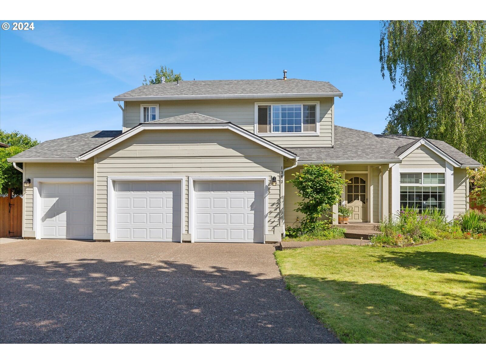 Property Photo: 1863 SW Daybreak Way OR 97060